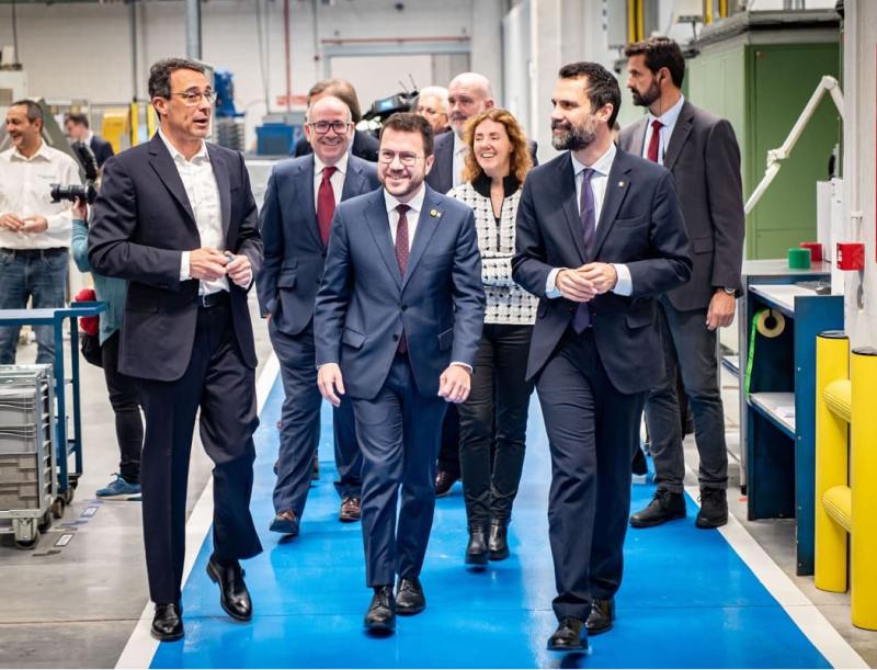 visita de la generalitat a la planta de Freudenberg a Parets del Vallès